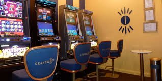 Tampilan meja Bandar Poker di indogacor dengan dealer profesional